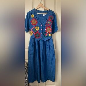 Vintage, size 14, 100% cotton denim dress with pockets & tie - summer time!